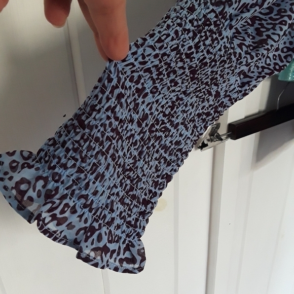 Smocked Animal Print Longsleeve Top Size 3X - Picture 6 of 11